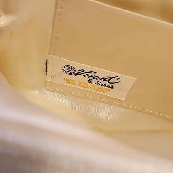 Elegant Cream Beaded Clutch - Picture 9 of 16